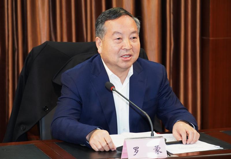 会上,绵阳市生态环境委员会办公室主任,市生态环境局局长冯中兵通报了