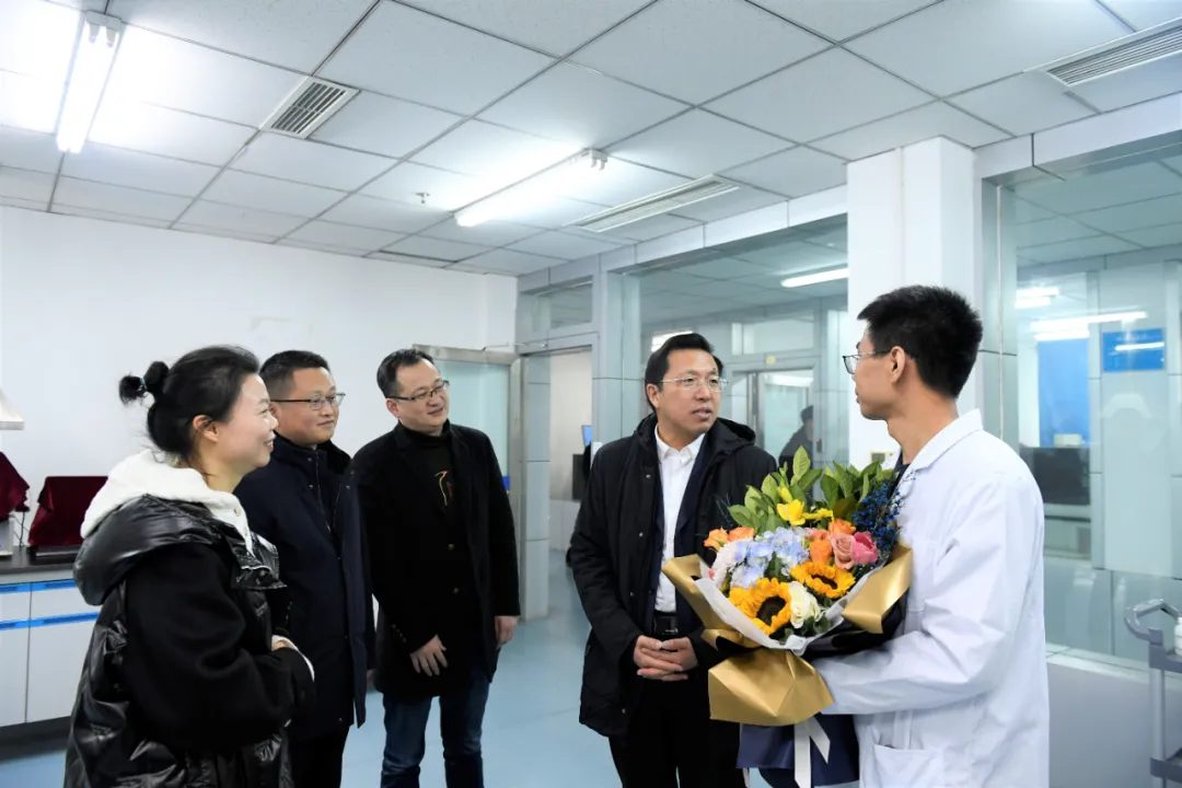 广元市委常委副市长孔祥泉走访慰问环境监测高层次人才